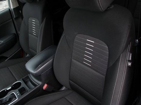 Used 2020 Kia Sportage LX w/ LX Popular Package image 5