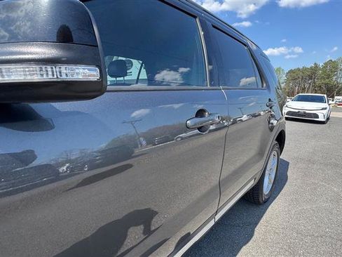 Used 2016 Ford Explorer XLT w/ Equipment Group 202A image 15