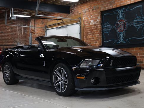 Used 2010 Ford Mustang Shelby GT500 image 4
