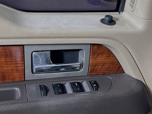 Used 2010 Ford F150 Lariat image 17