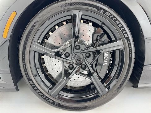 Used 2023 Bugatti Chiron Super Sport AWD/4WD image 30