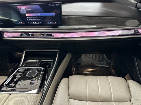 Certified 2023 BMW i7 xDrive60 AWD/4WD image 23