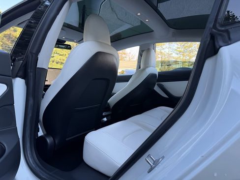 Used 2020 Tesla Model 3 Performance image 30