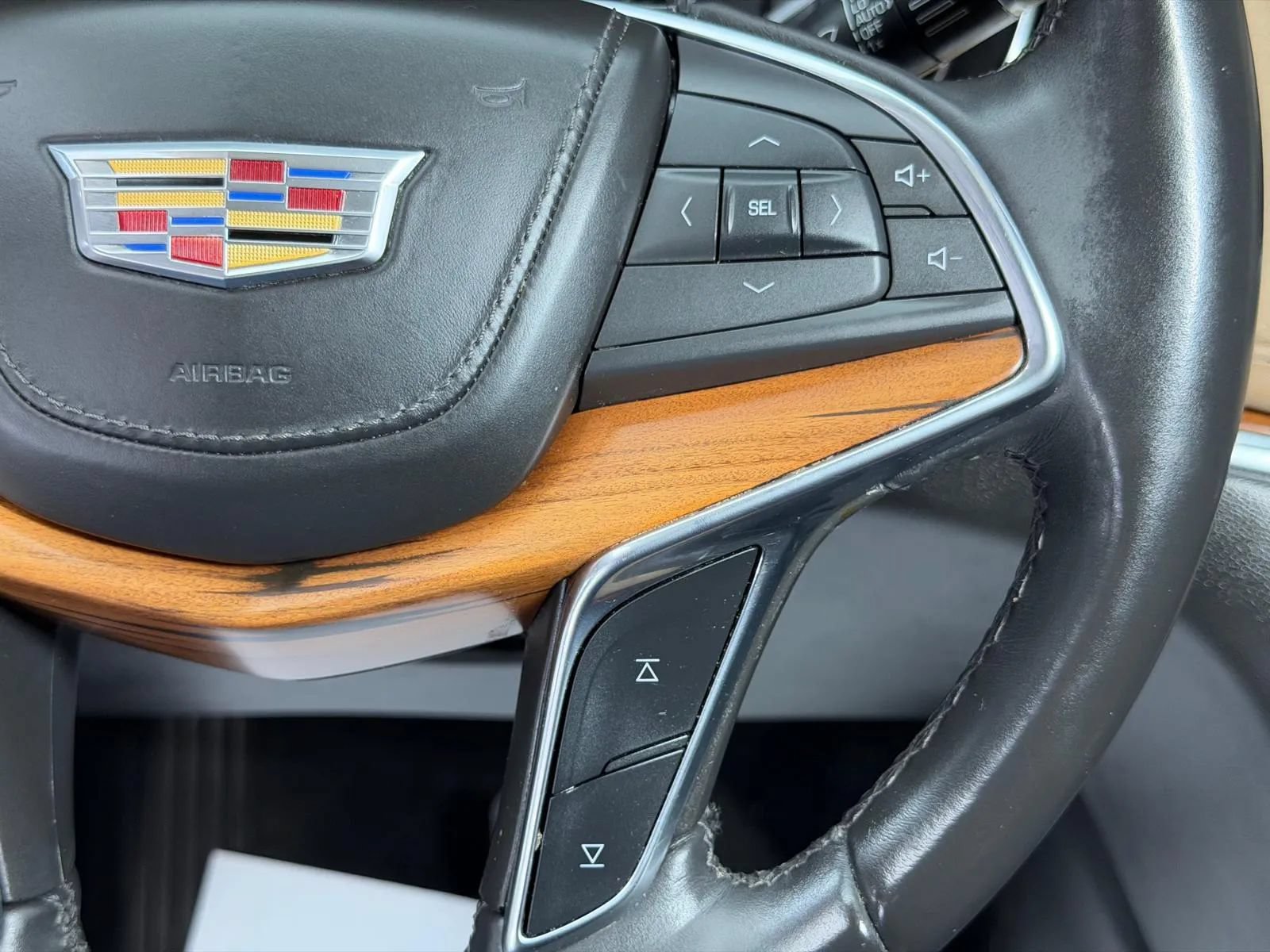 Used 2018 Cadillac XT5 Platinum AWD/4WD image 34