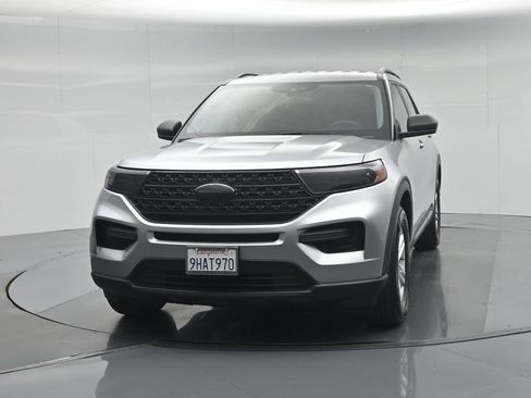 Certified 2023 Ford Explorer XLT RWD image 59