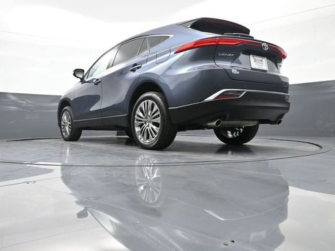 Used 2024 Toyota Venza Limited image 31