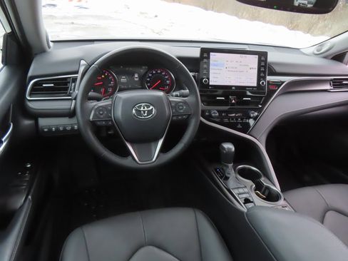 Used 2023 Toyota Camry XSE image 4