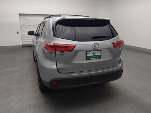 Used 2019 Toyota Highlander LE AWD/4WD image 6