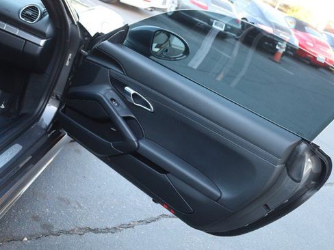 Used 2018 Porsche 718 Cayman RWD image 38