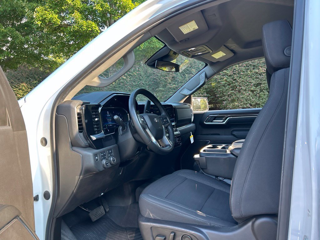 Used 2024 Chevrolet Silverado 1500 RST AWD/4WD image 42