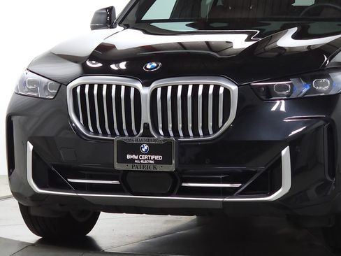 Used 2024 BMW X5 xDrive40i w/ Premium Package AWD/4WD image 3