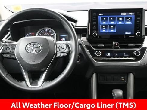Certified 2022 Toyota Corolla Cross LE w/ Moonroof Package AWD/4WD image 18
