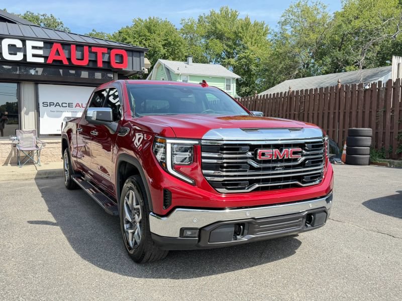 Used 2024 GMC Sierra 1500 SLT w/ SLT Premium Plus Package AWD/4WD image 4