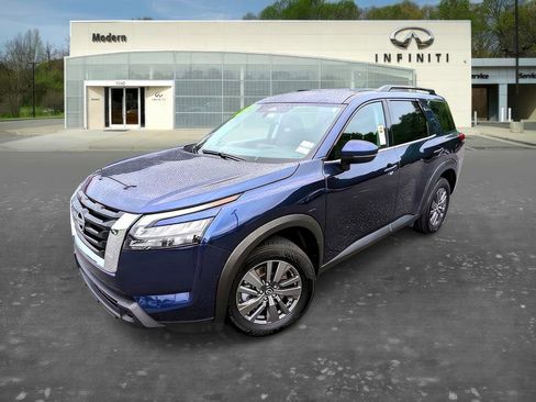 Used 2025 Nissan Pathfinder SV AWD/4WD image 33