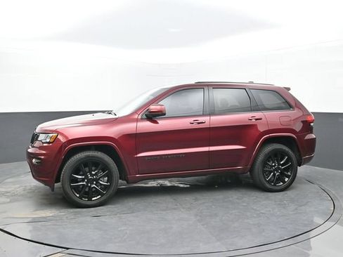 Used 2020 Jeep Grand Cherokee Altitude AWD/4WD image 2