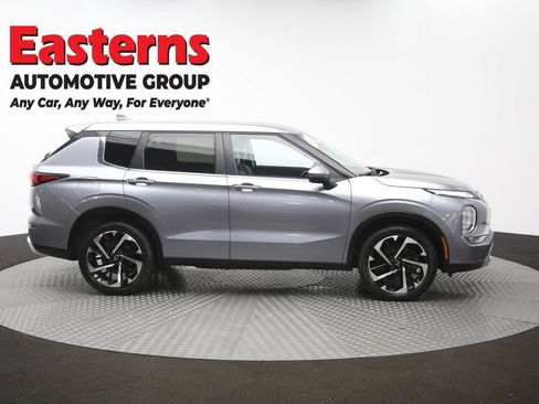 Used 2024 Mitsubishi Outlander SE FWD image 44
