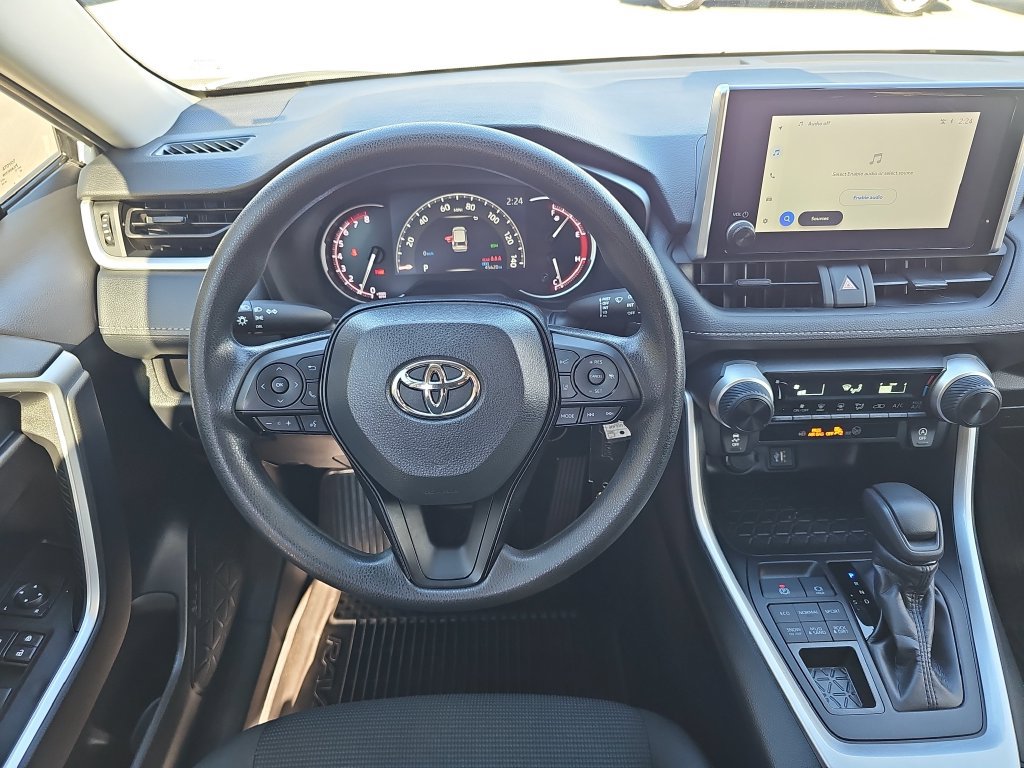Used 2024 Toyota RAV4 LE AWD/4WD image 13