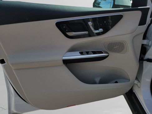 Certified 2025 Mercedes-Benz GLC 300 image 16