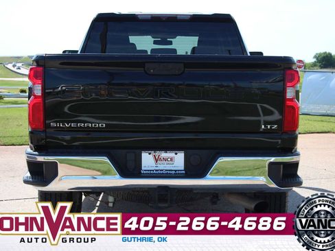 Used 2020 Chevrolet Silverado 2500 LTZ w/ Z71 Off-Road Package AWD/4WD image 10