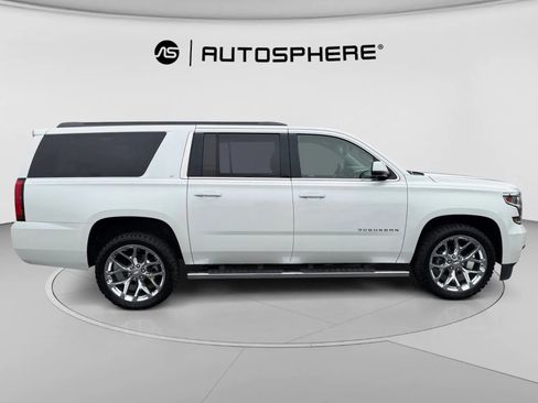 Used 2018 Chevrolet Suburban LT RWD image 11