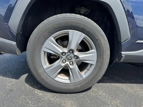 Certified 2022 Toyota RAV4 XLE w/ Convenience Package AWD/4WD image 9