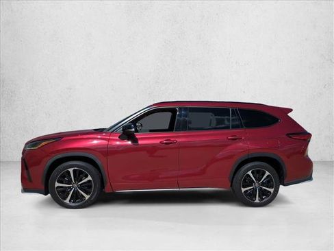 Used 2021 Toyota Highlander XSE FWD image 8