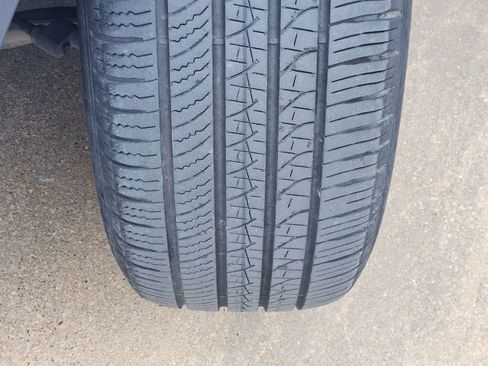 Used 2022 Ford Explorer XLT w/ Equipment Group 202A image 11