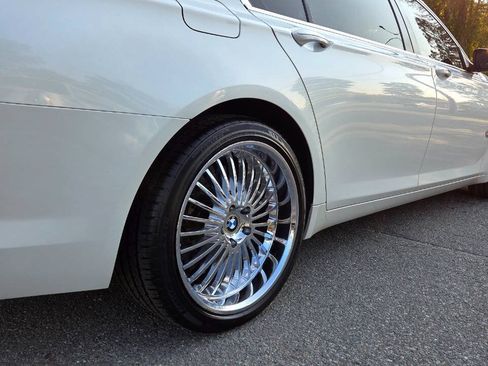 Used 2011 BMW 750Li xDrive AWD/4WD image 18