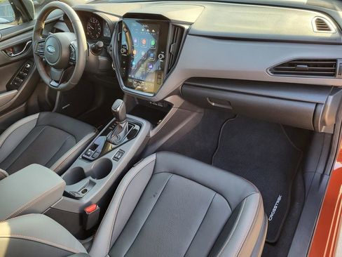 Certified 2025 Subaru Crosstrek 2.5i Limited w/ Crosstrek Mirror Package image 7