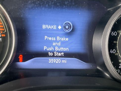 Used 2022 Jeep Cherokee Trailhawk w/ Technology Group B AWD/4WD image 12