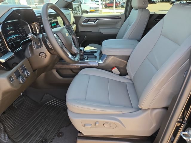Used 2024 Chevrolet Silverado 1500 LTZ RWD image 18
