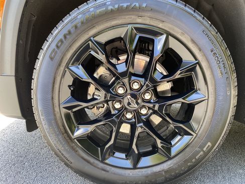 Used 2026 Chevrolet Traverse LT w/ Midnight/Sport Edition FWD image 41