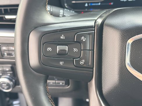 Used 2024 GMC Yukon XL AT4 image 18