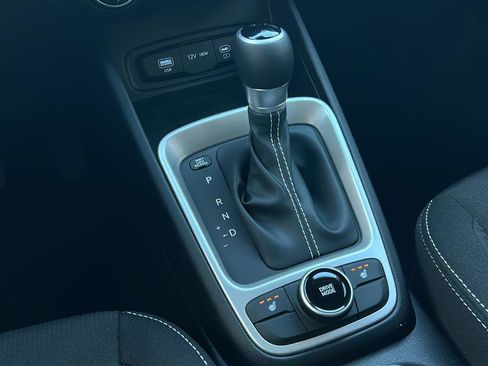 New 2026 Hyundai Venue SEL FWD image 23