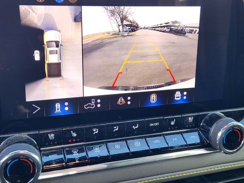 Certified 2025 Chevrolet Colorado ZR2 w/ Technology Package image 19