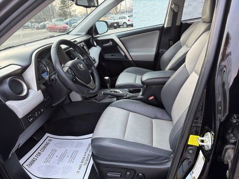 Used 2015 Toyota RAV4 Limited w/ Technology Package image 10