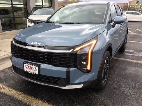 New 2026 Kia Sportage S image 2