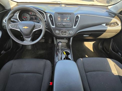 Used 2018 Chevrolet Malibu LS w/ LPO, Convenience Package 1 FWD image 5
