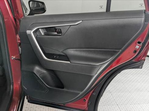 Used 2020 Toyota RAV4 LE image 19