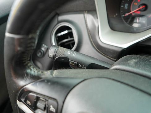 Used 2015 Chevrolet Camaro LT RWD image 31