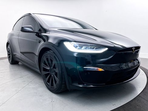Used 2022 Tesla Model X Plaid image 10