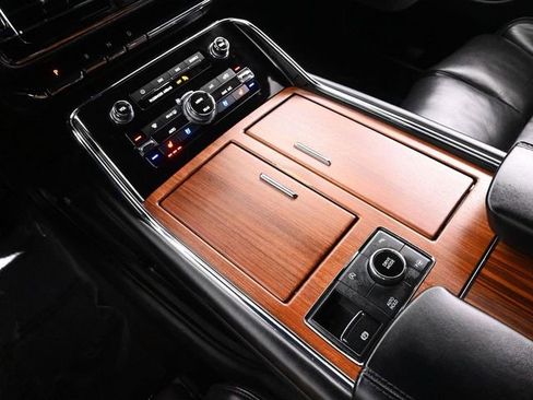 Used 2019 Lincoln Navigator L Reserve image 40