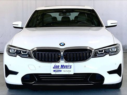 Used 2022 BMW 330i Sedan w/ Convenience Package RWD image 2