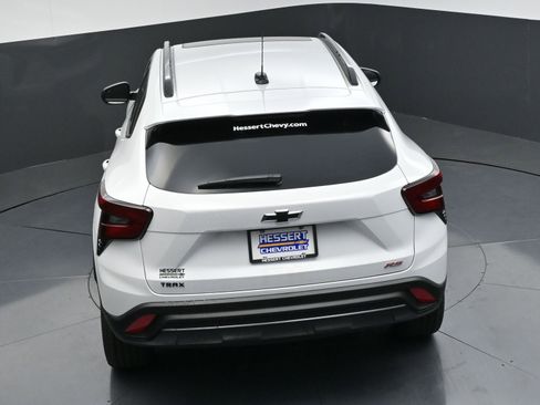 New 2026 Chevrolet Trax RS w/ Sunroof Package FWD image 46