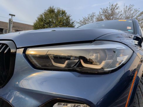 Used 2021 BMW X5 M50i w/ Premium Package image 3