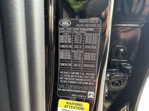 Used 2025 Land Rover Range Rover Evoque S image 47