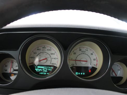 Used 2014 Dodge Challenger R/T RWD image 11