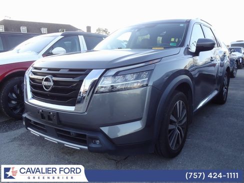 Used 2022 Nissan Pathfinder Platinum w/ Cargo Package image 3