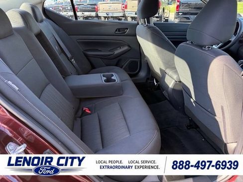 Used 2025 Nissan Altima 2.5 SV FWD image 12