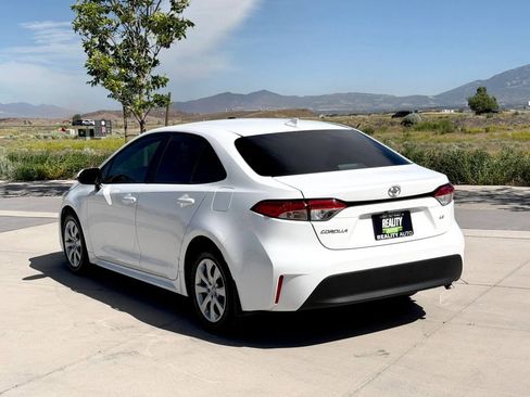Used 2025 Toyota Corolla LE FWD image 7